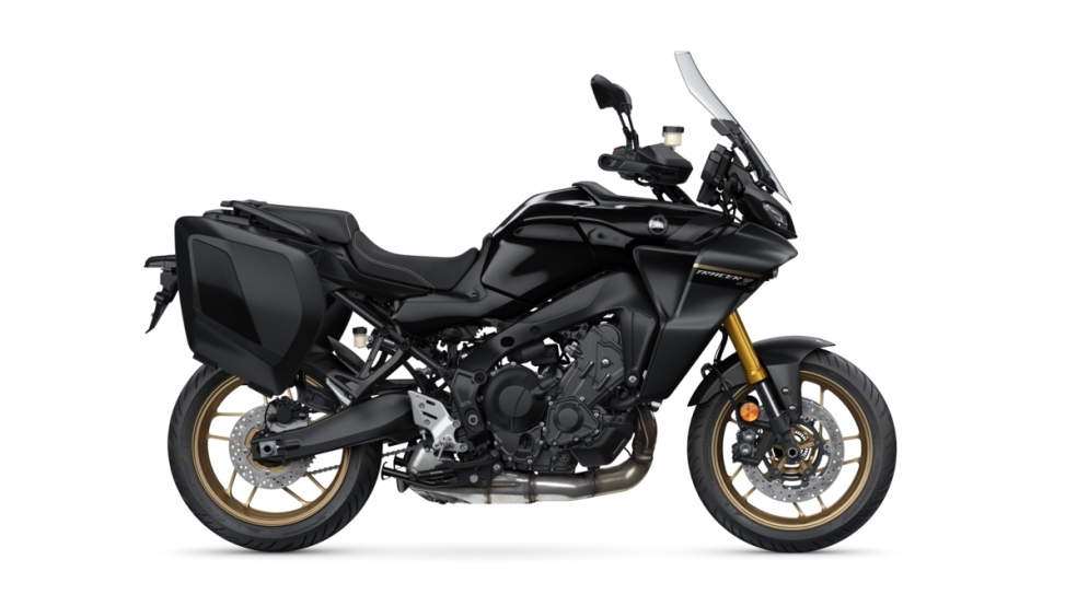 tracer 9 gt 2023 negra